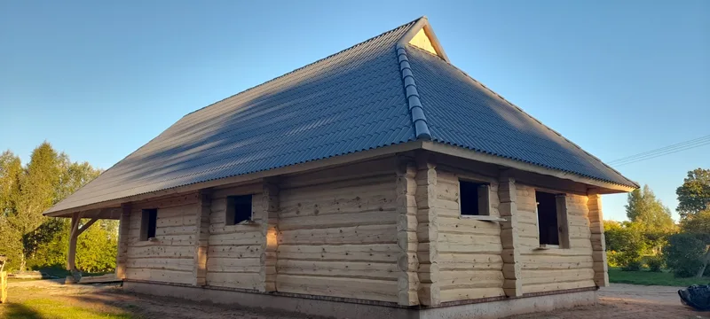 Katusekonstruktsioon sarikate ja eterniidiga. Alltöövõtt Jansa OÜ www.palkehitis