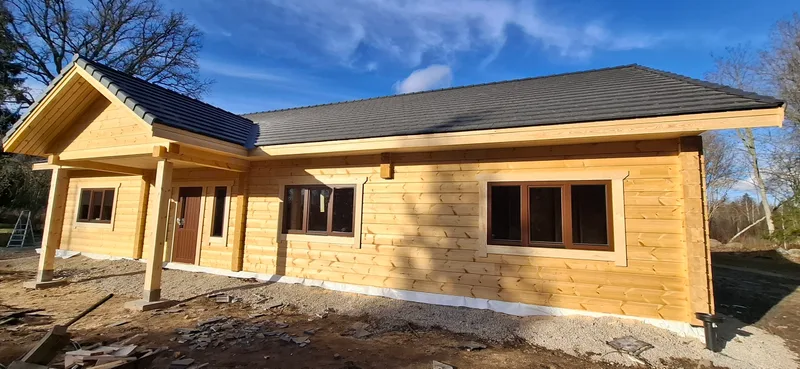 Peatöövõtt: Landhaus OÜ Alltöövõtt : KPR Ehitus OÜ Meie poolt: palgi püstitamine